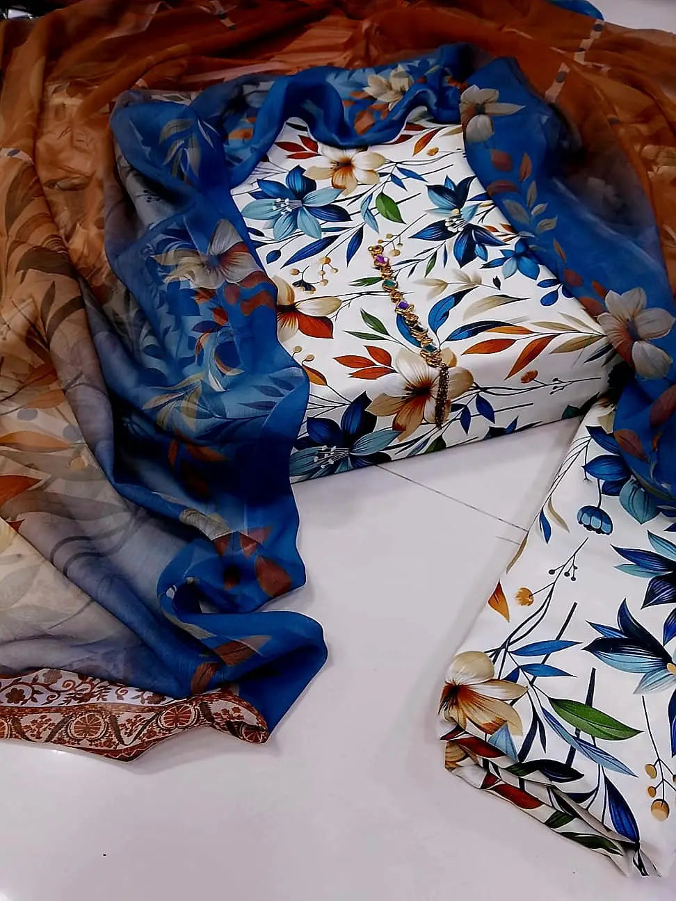 White Floral Digital Print Swiss Lawn 3-Piece Unstitched Suit | Crinkle Chiffon Dupatta | Summer Collection by Khaas Kapra